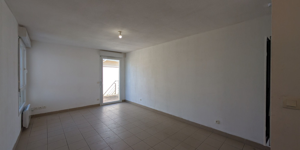 appartement à ST PIERRE DU MONT (40280)
